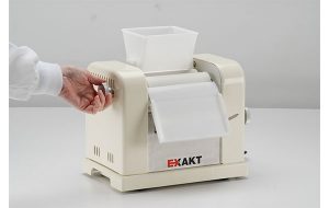 EXAKT-50-angle-view-with-hand